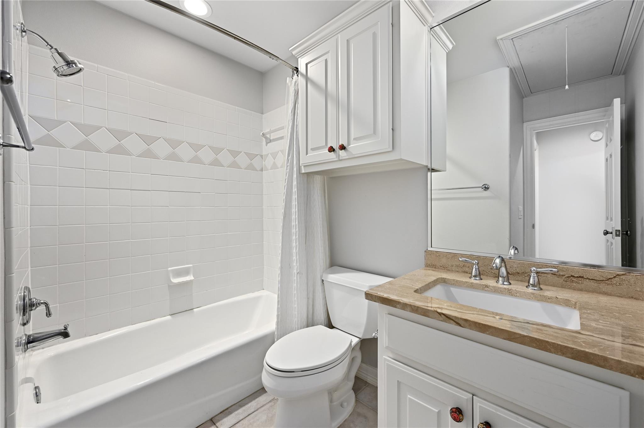 2704 Regents PARK
