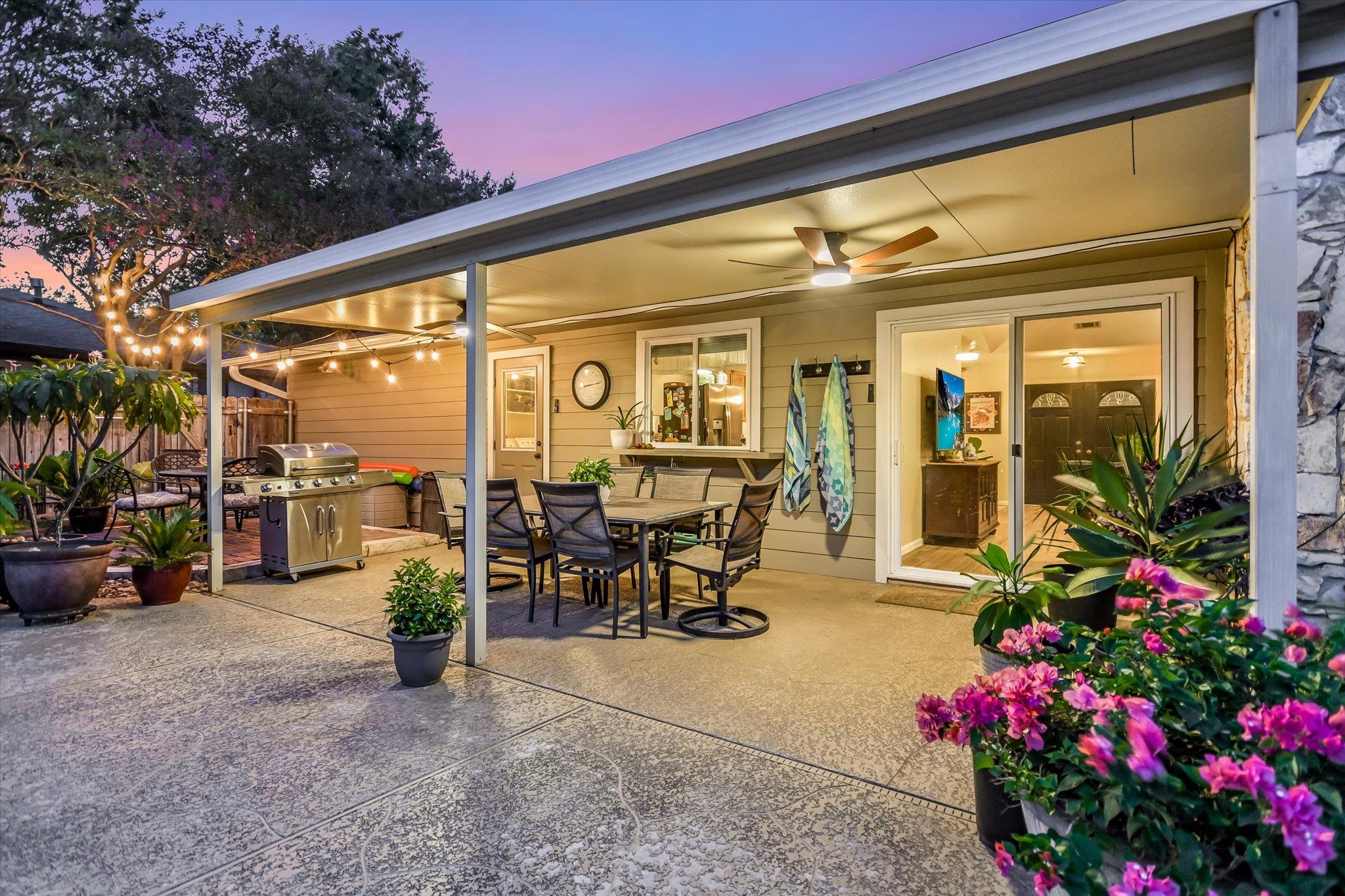 10909 Rustic Manor LN