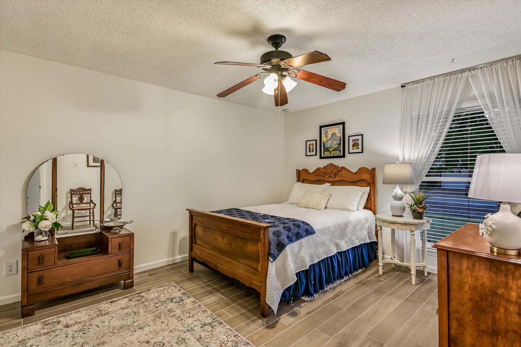 10909 Rustic Manor LN