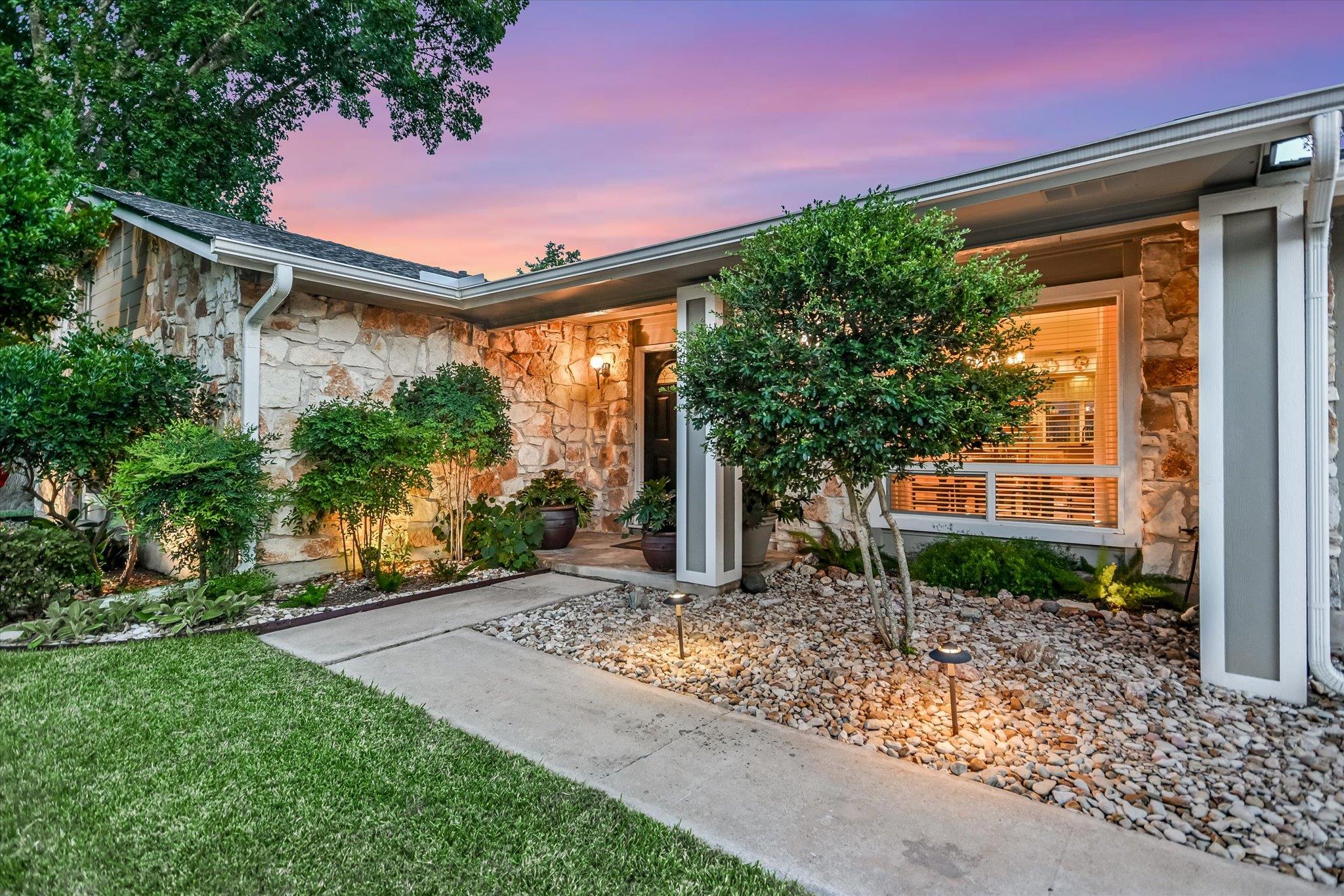 10909 Rustic Manor LN
