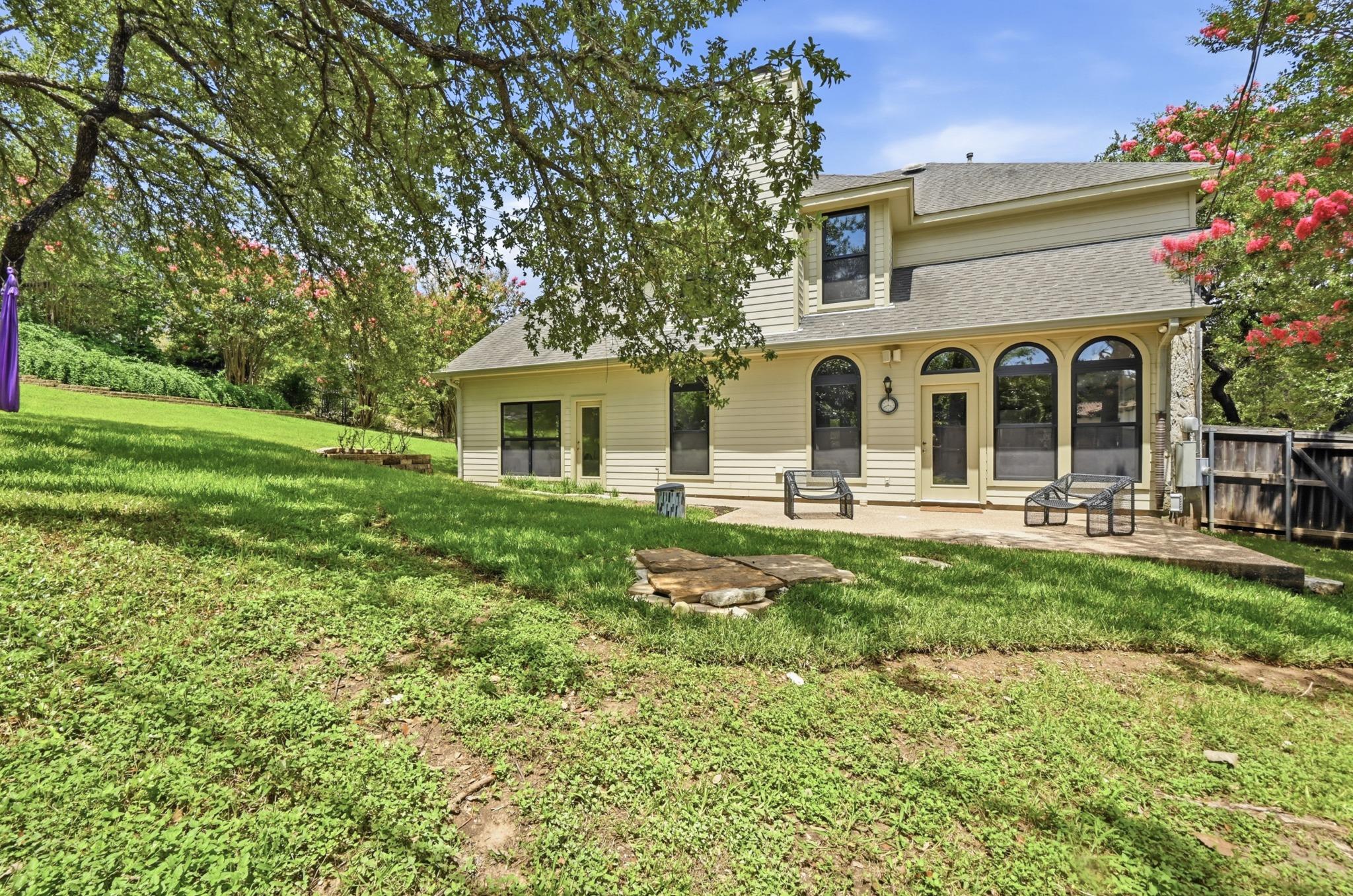 1107 Bowie RD