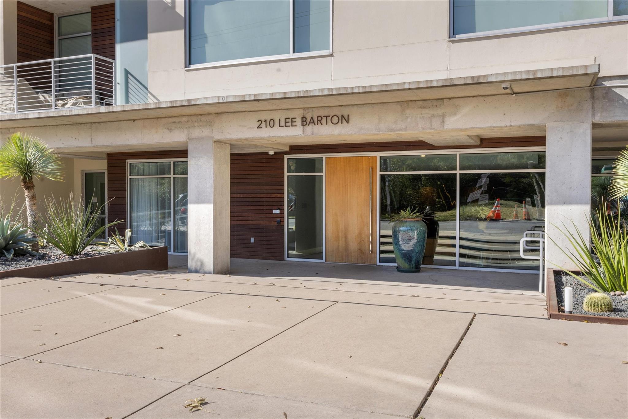 210 Lee Barton DR # 417