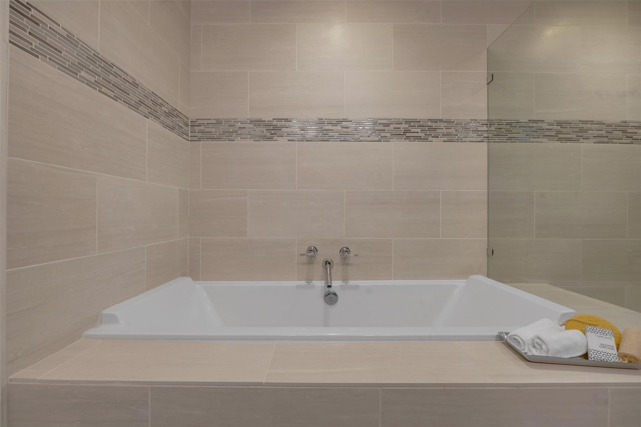 210 Lee Barton DR # 417