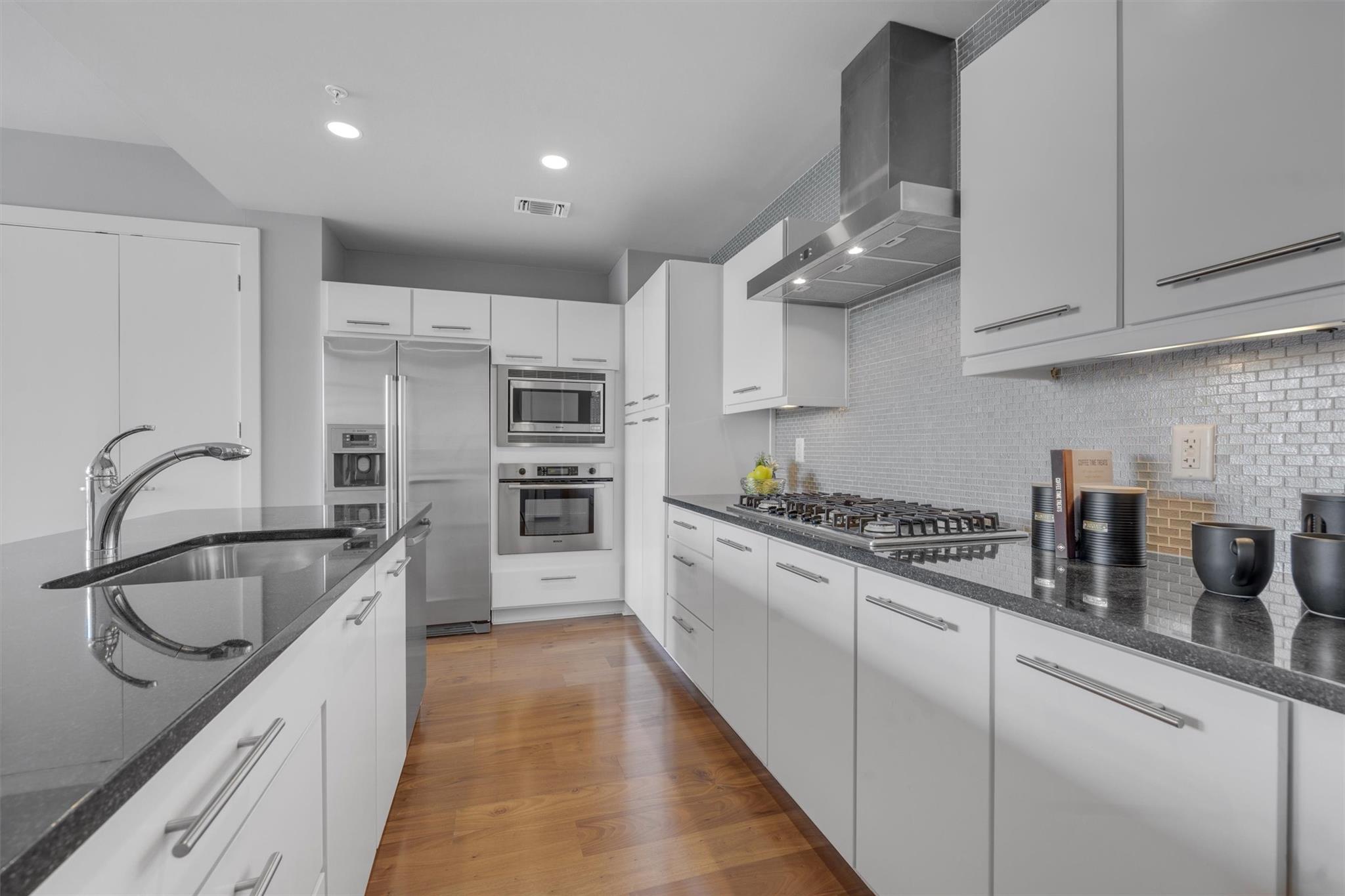 210 Lee Barton DR # 417