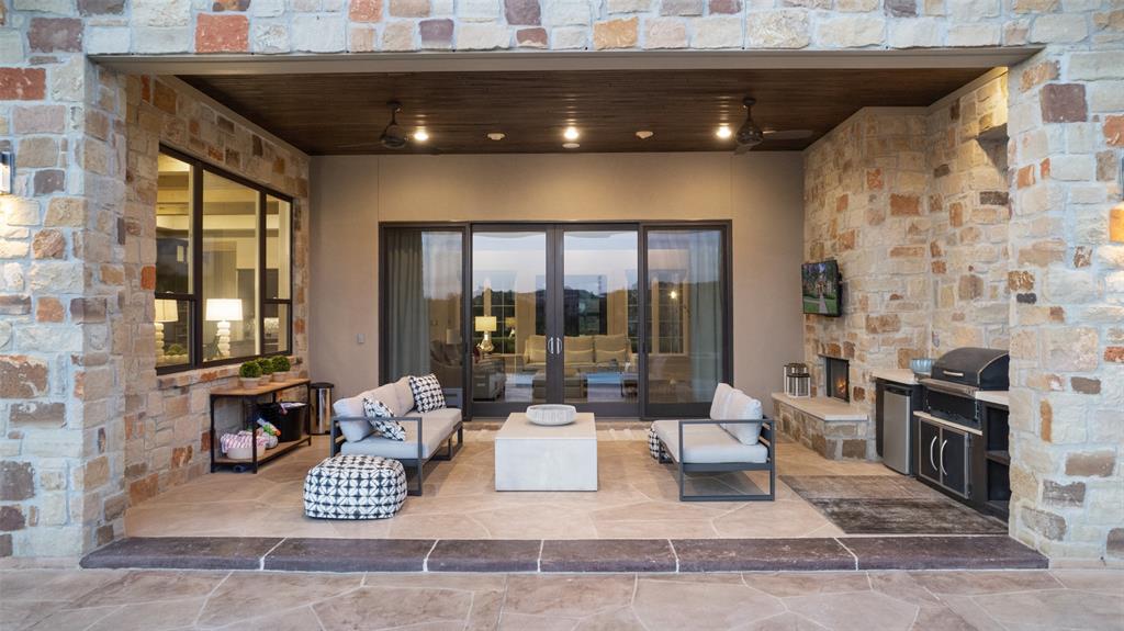 210 Bella Colinas DR