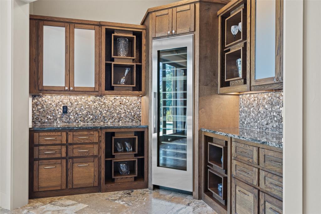 210 Bella Colinas DR