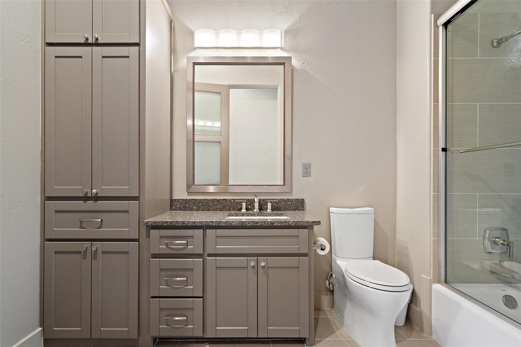 210 Bella Colinas DR