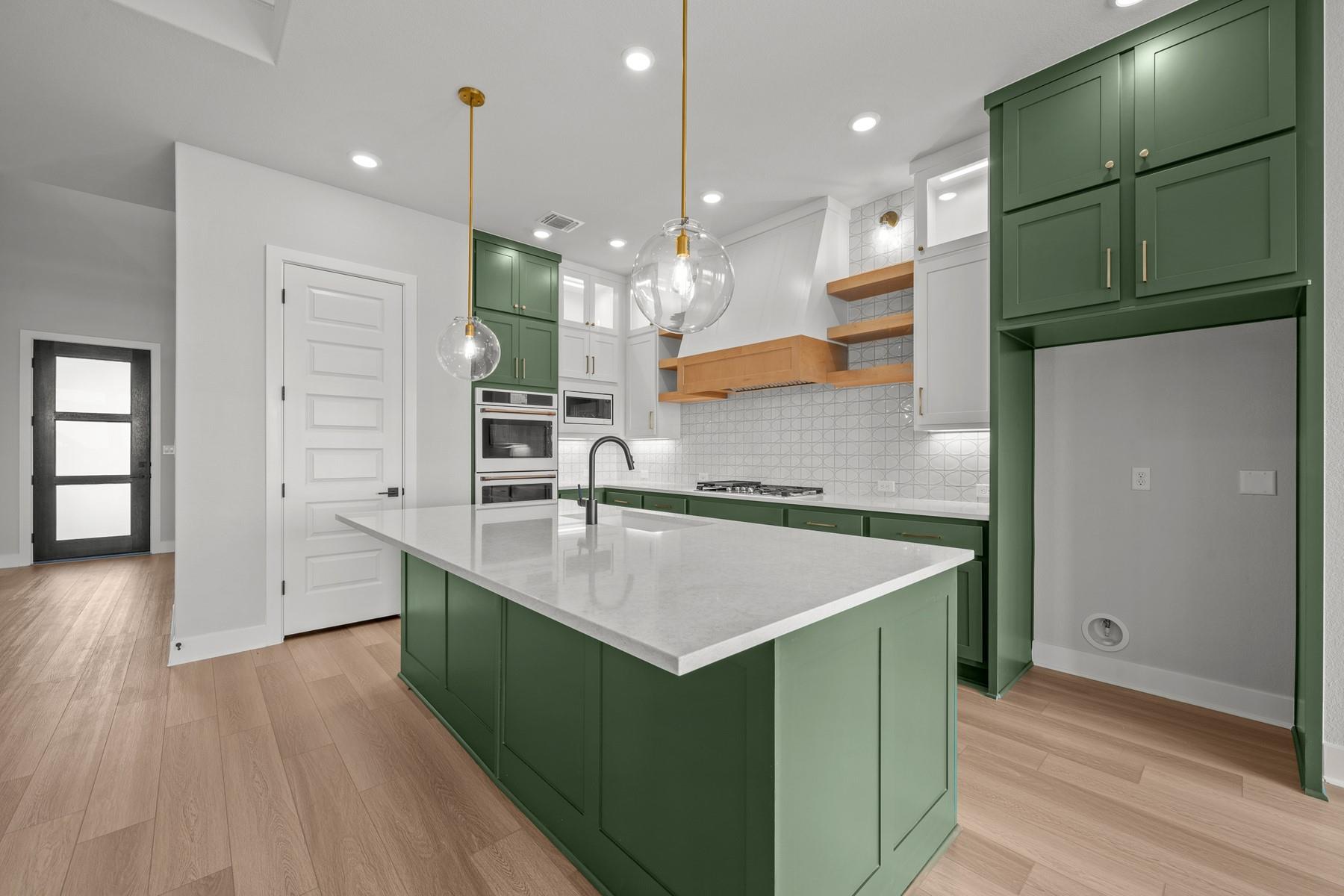 156 Iron Willow LOOP