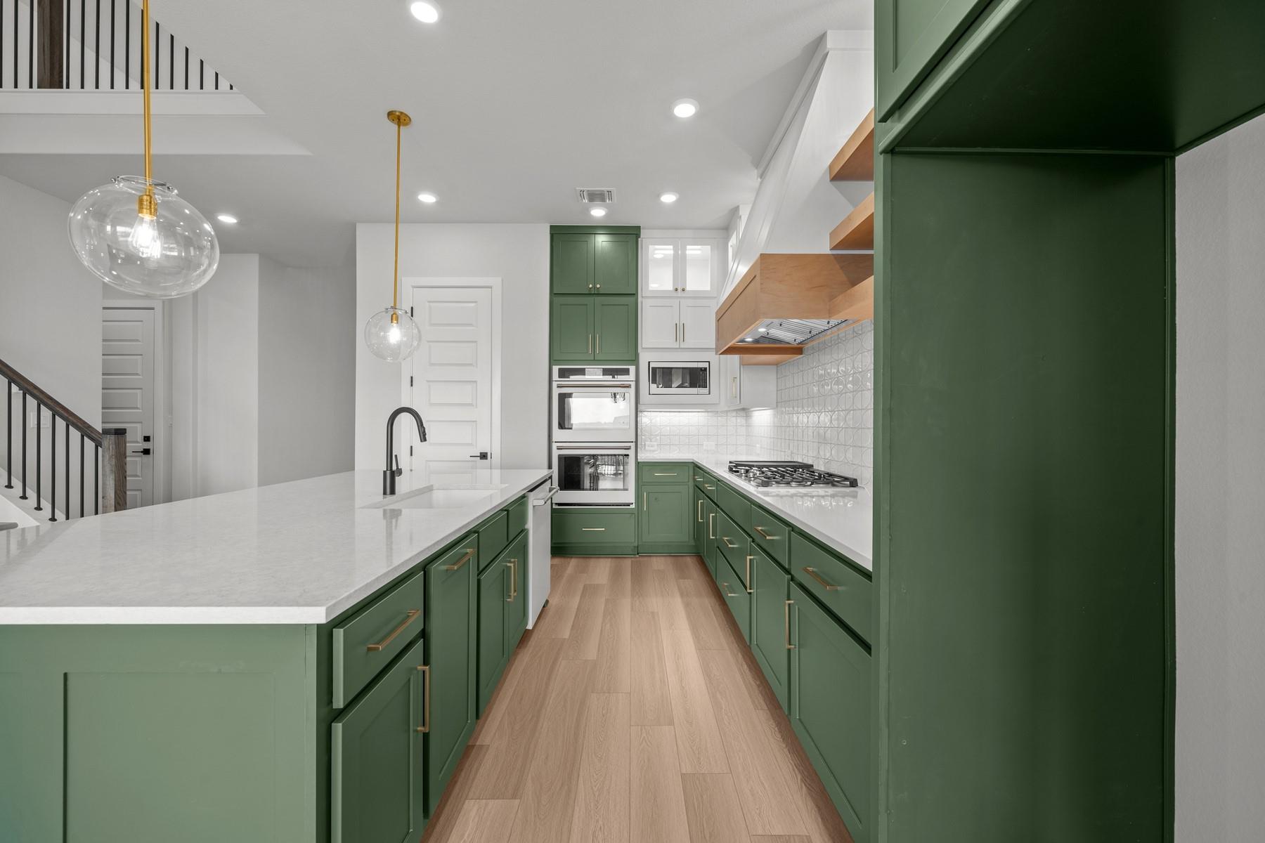 156 Iron Willow LOOP