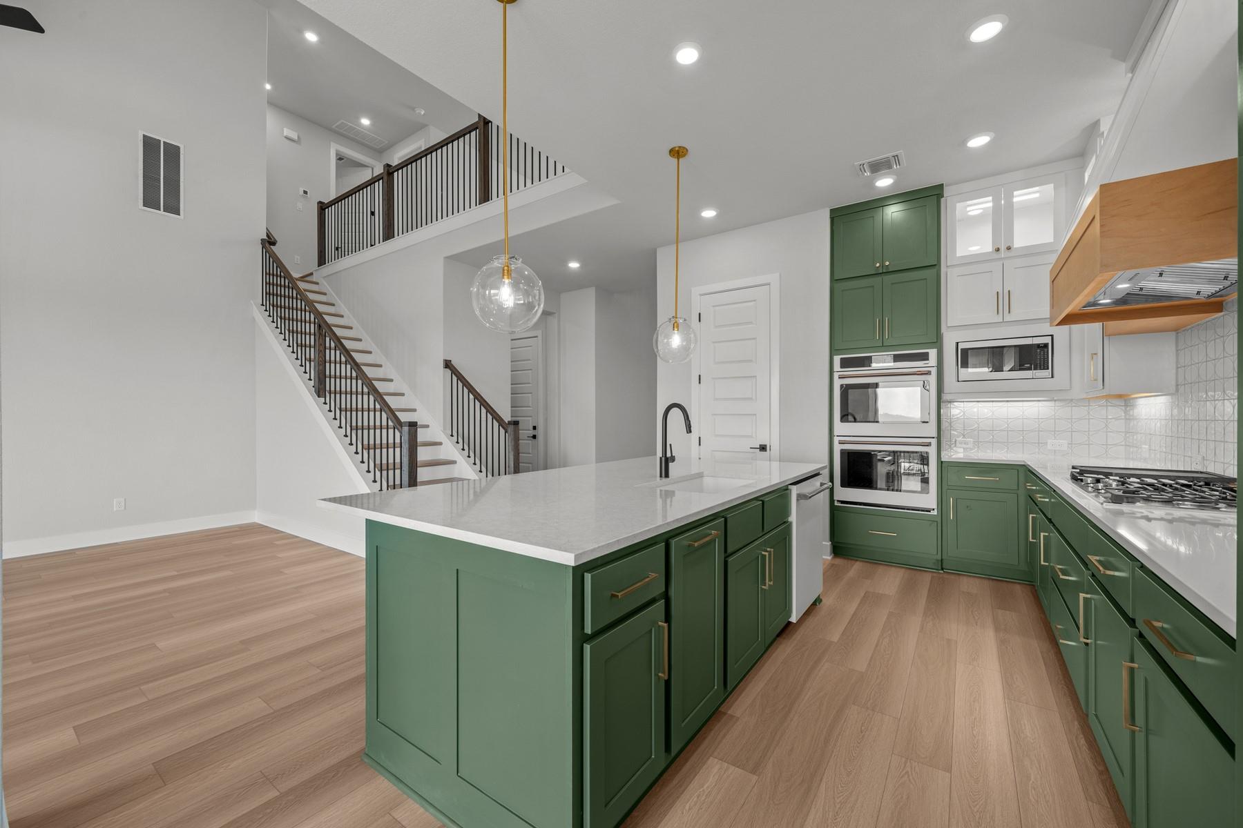 156 Iron Willow LOOP