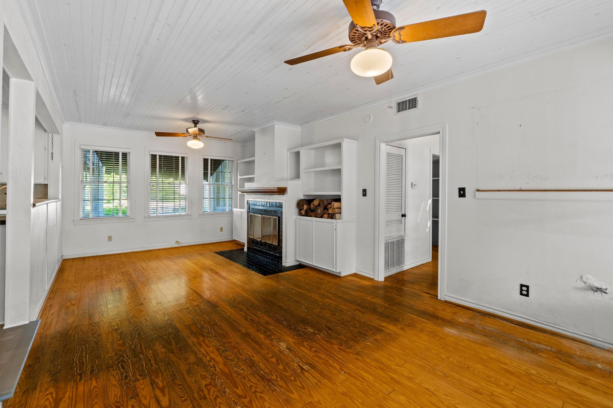 2101 Stamford LN