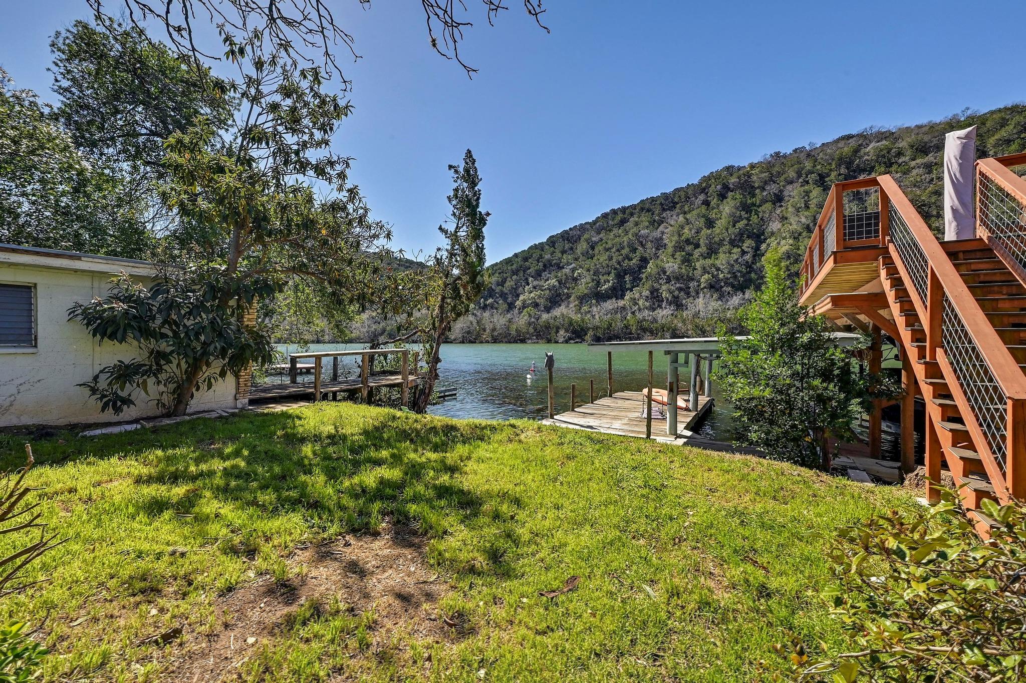13003 On The Lake RD