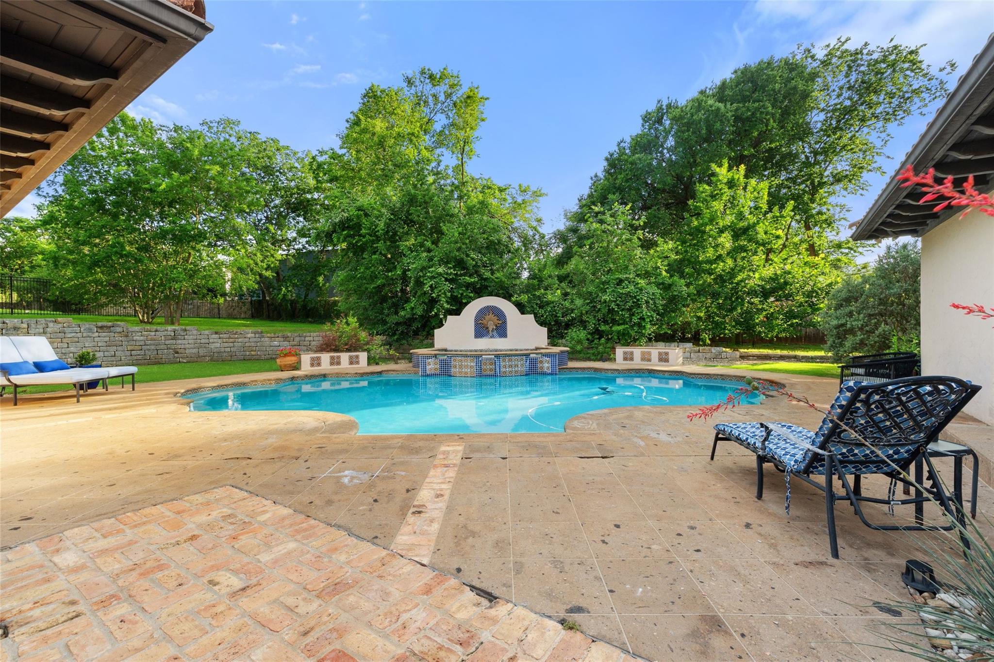 300 Bent Tree CT