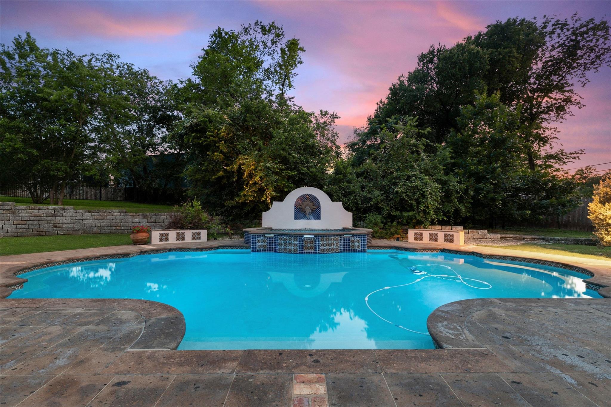 300 Bent Tree CT