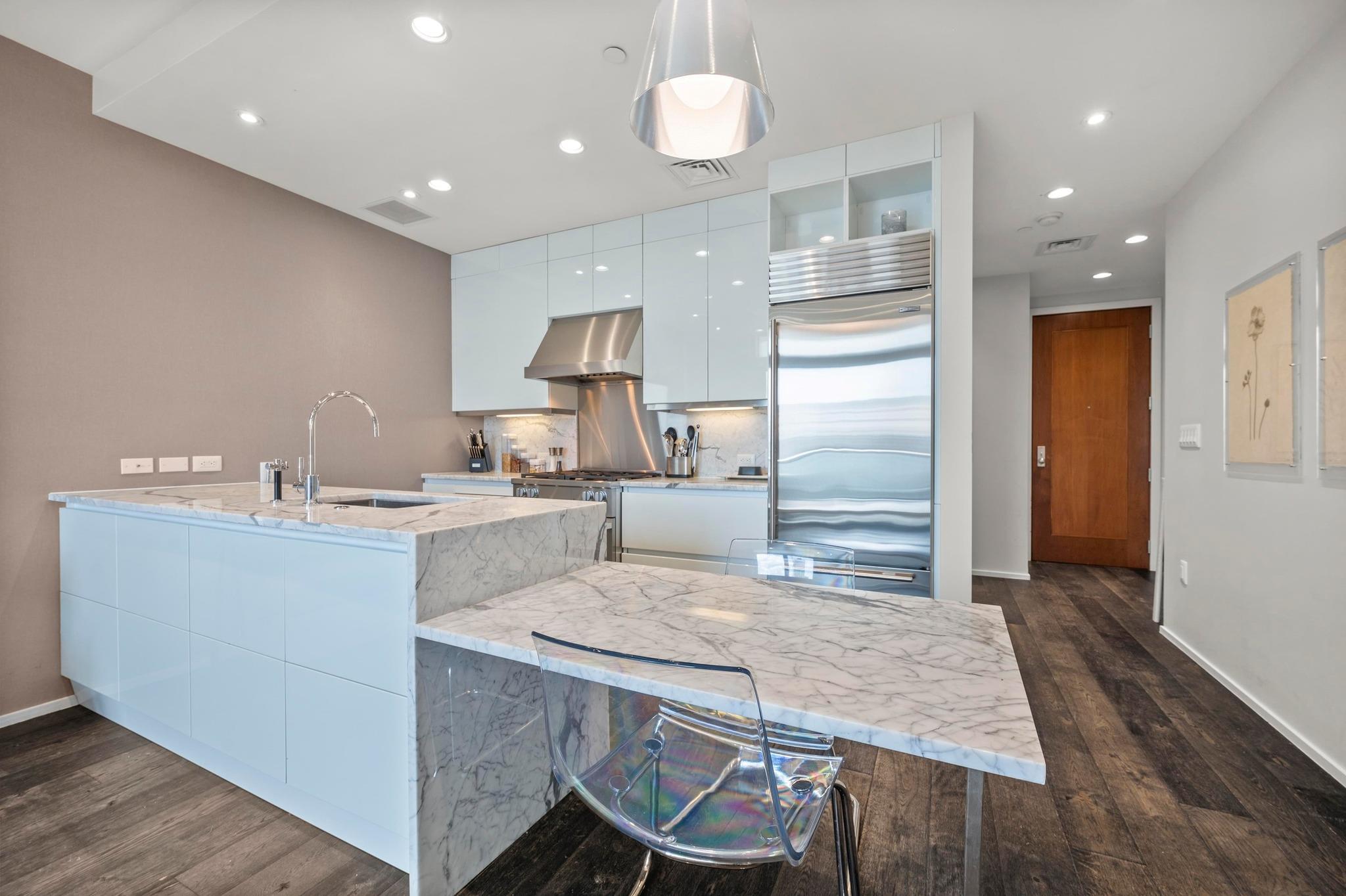 200 Congress Ave Unit: 33BB