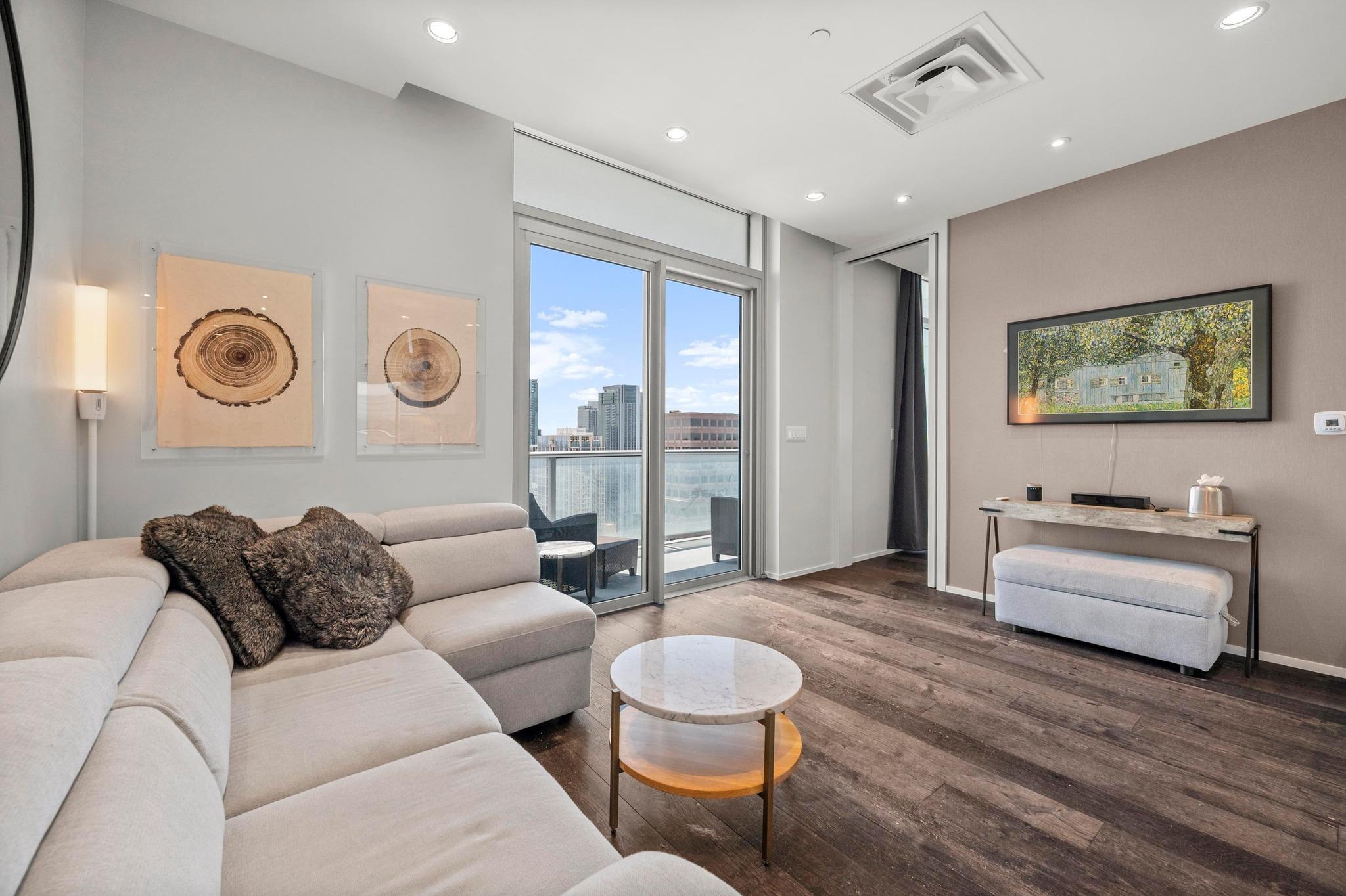 200 Congress Ave Unit: 33BB