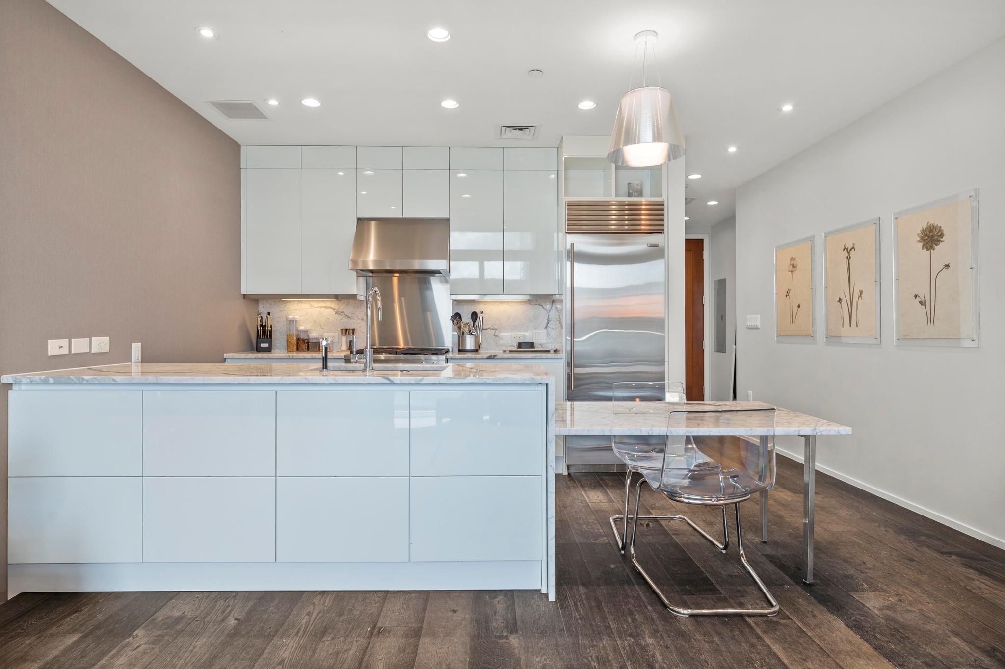 200 Congress Ave Unit: 33BB