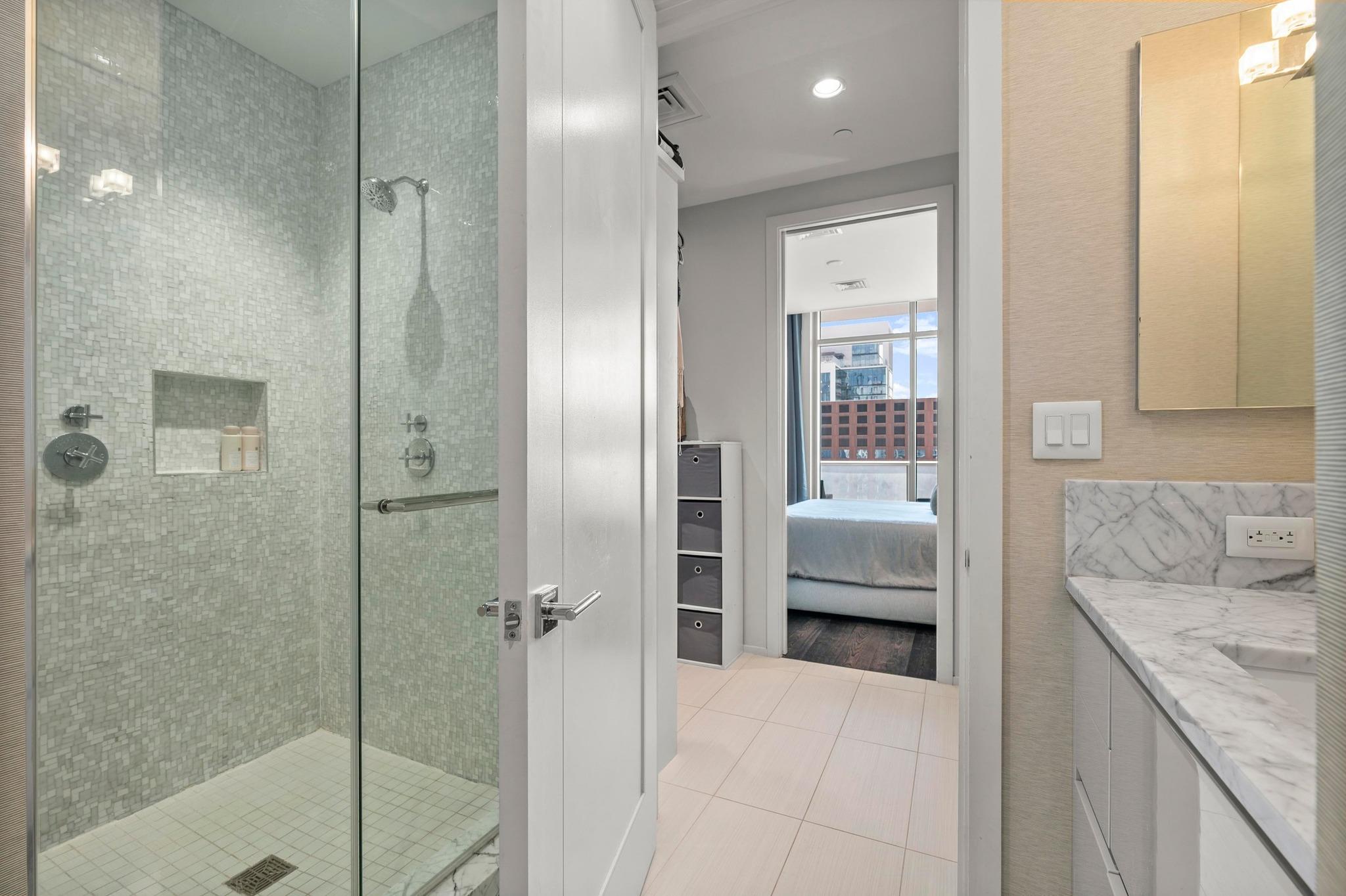 200 Congress Ave Unit: 33BB