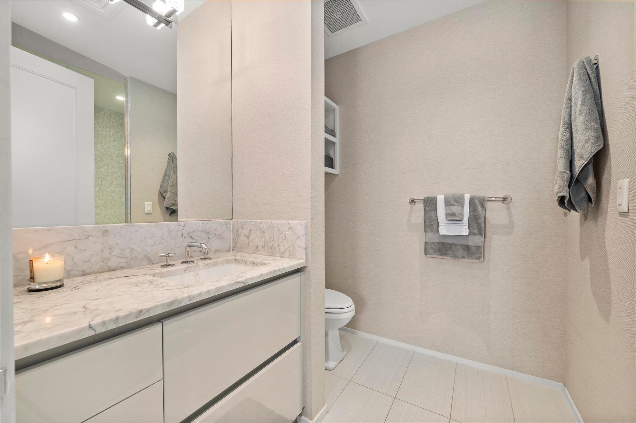 200 Congress Ave Unit: 33BB