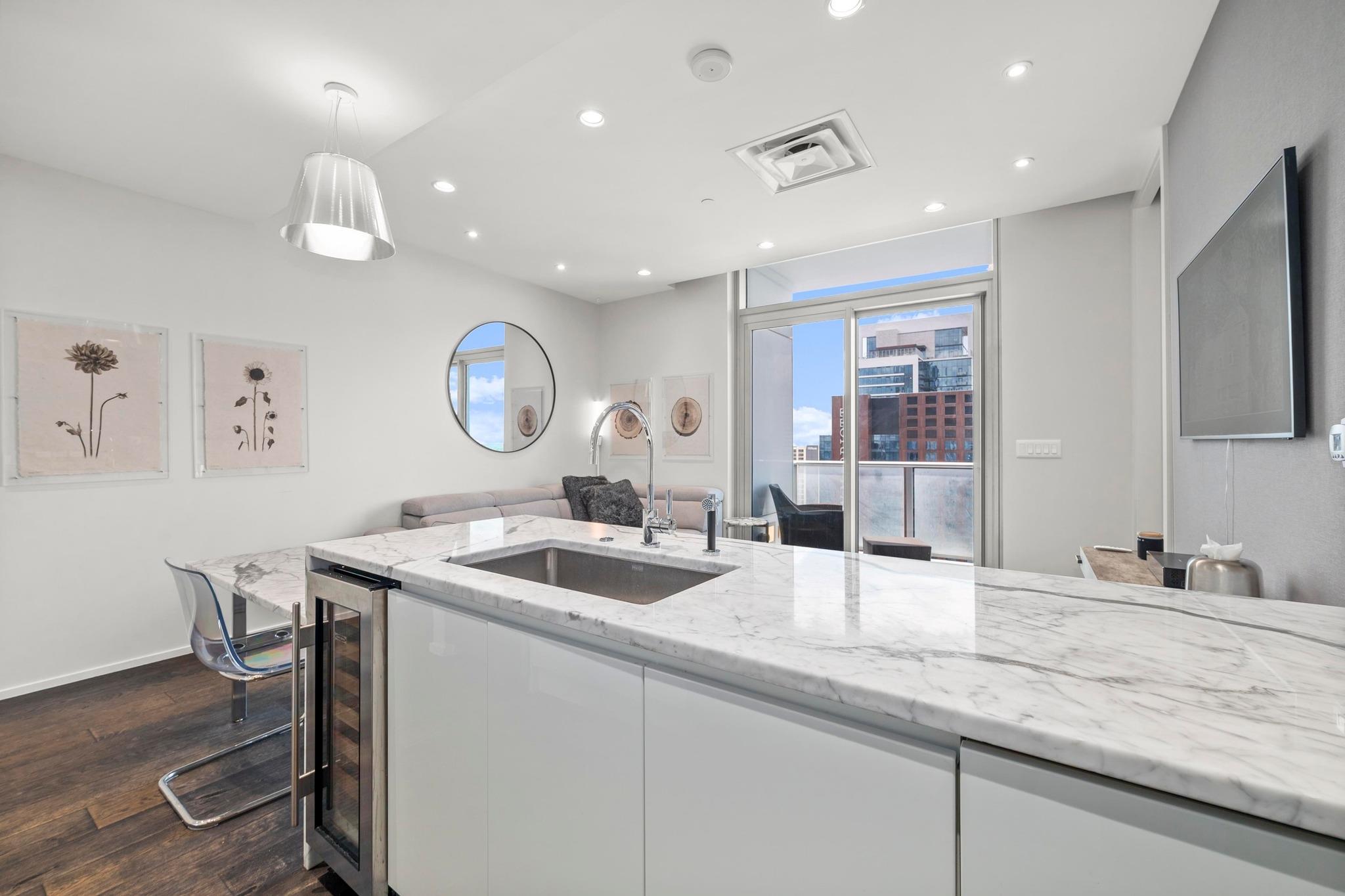 200 Congress Ave Unit: 33BB