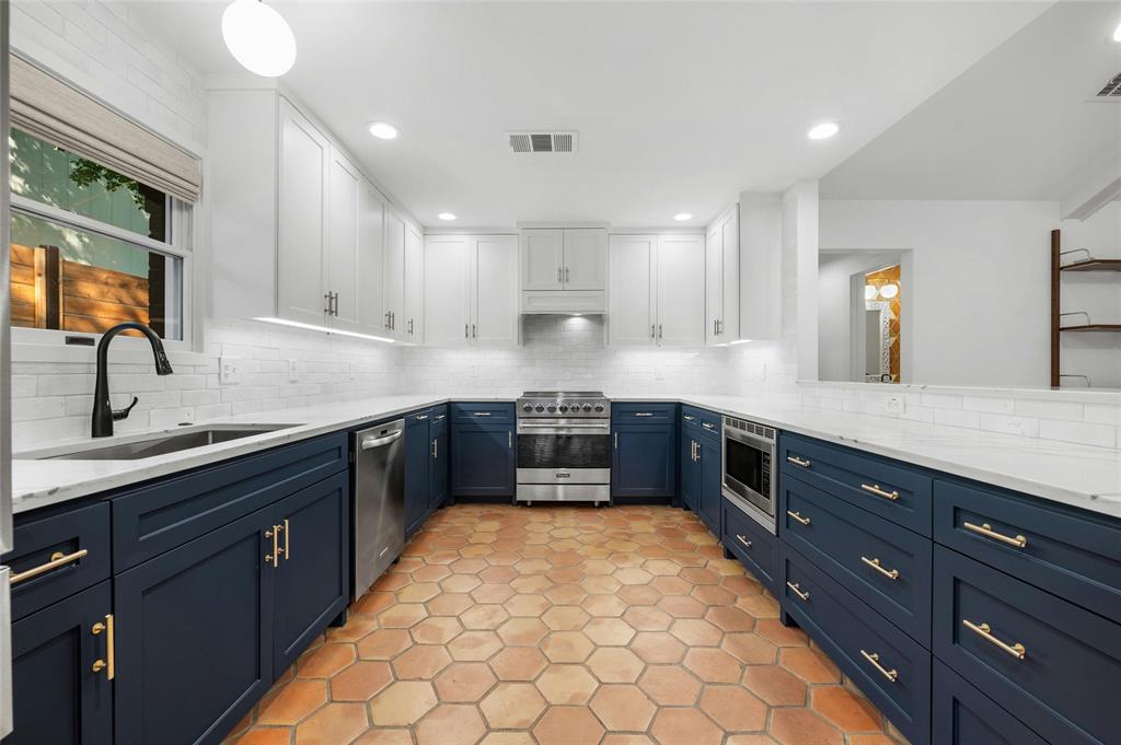 4505 Aqua Verde DR