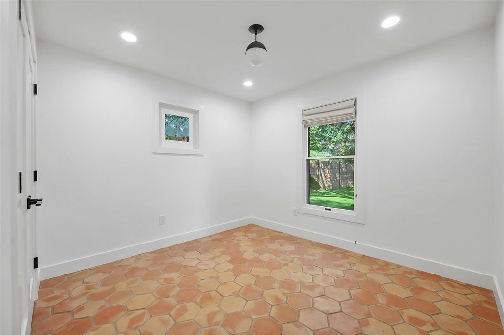 4505 Aqua Verde DR