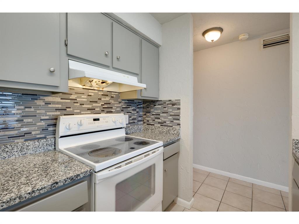 6501 E Hill DR # 220