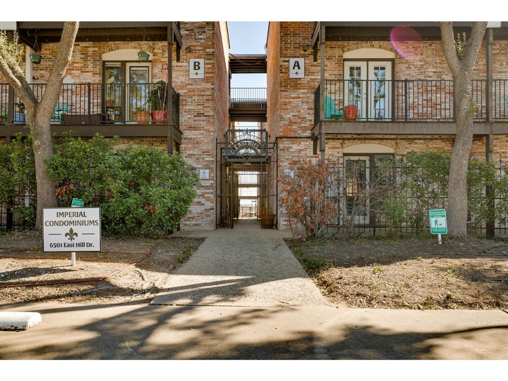 6501 E Hill DR # 220