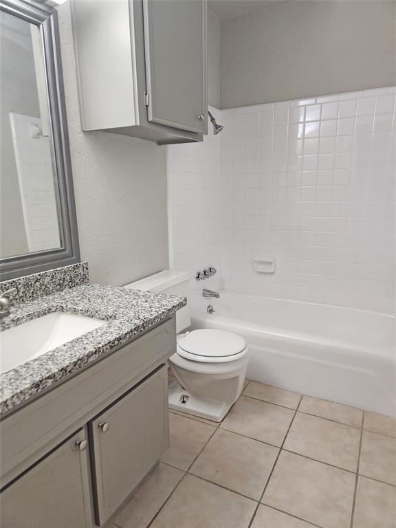 6501 E Hill DR # 220