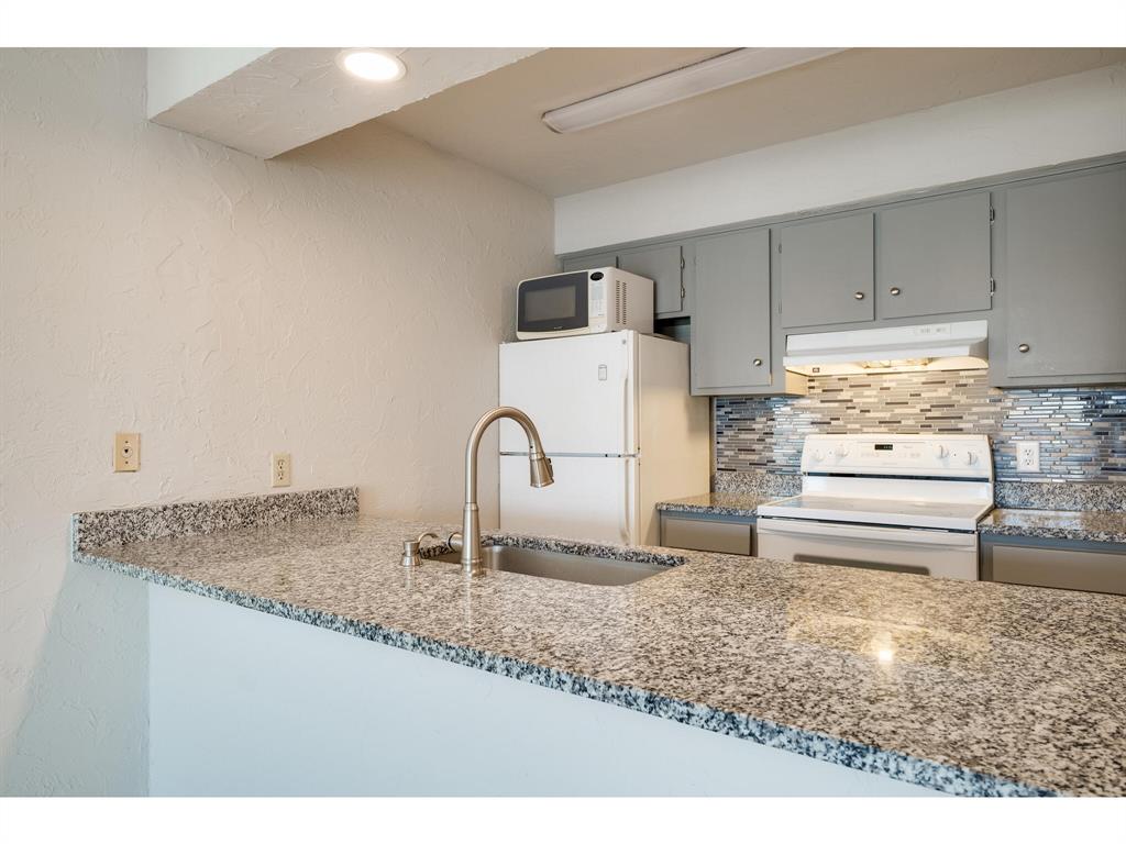 6501 E Hill DR # 220