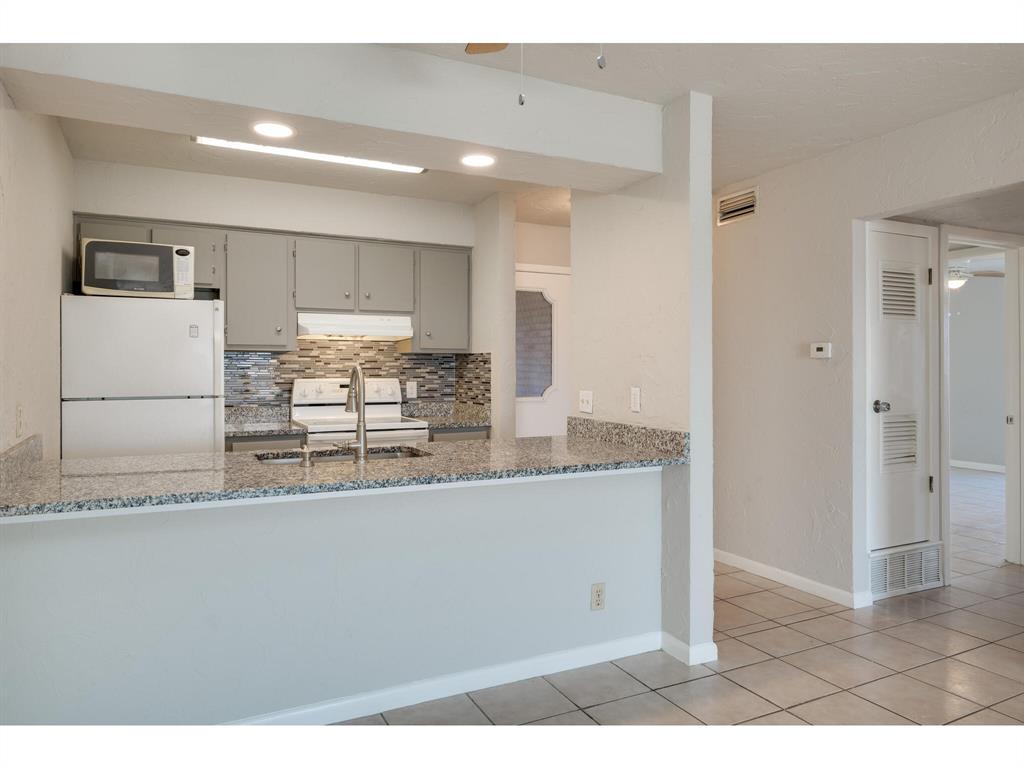 6501 E Hill DR # 220