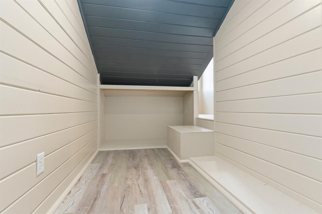 10101 Twin Lake LOOP