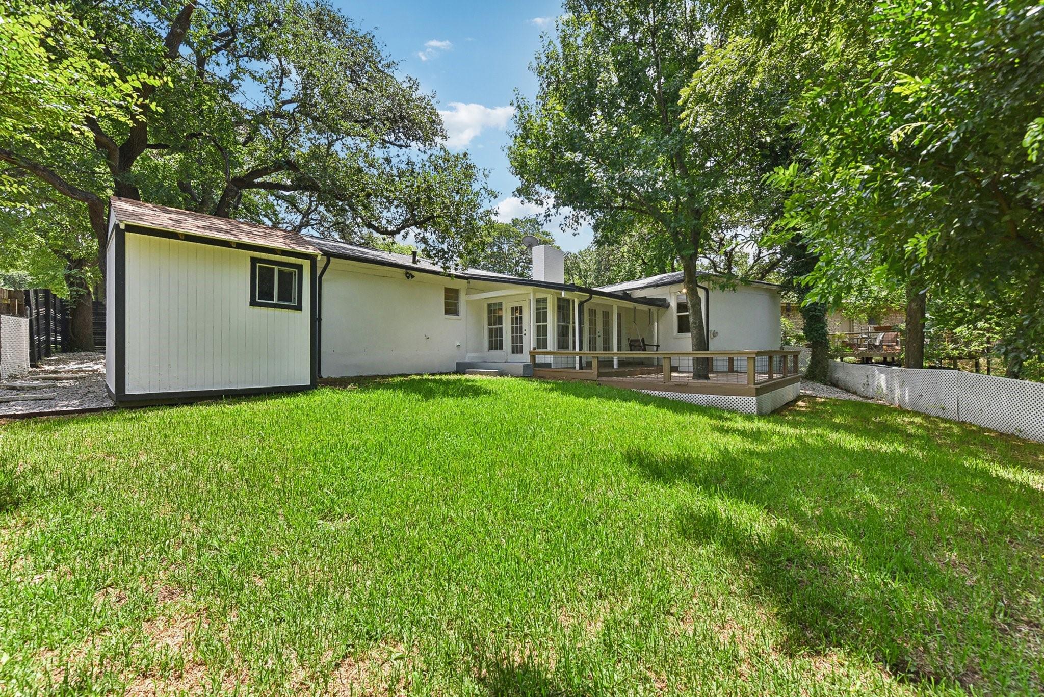 5718 Highland Hills DR