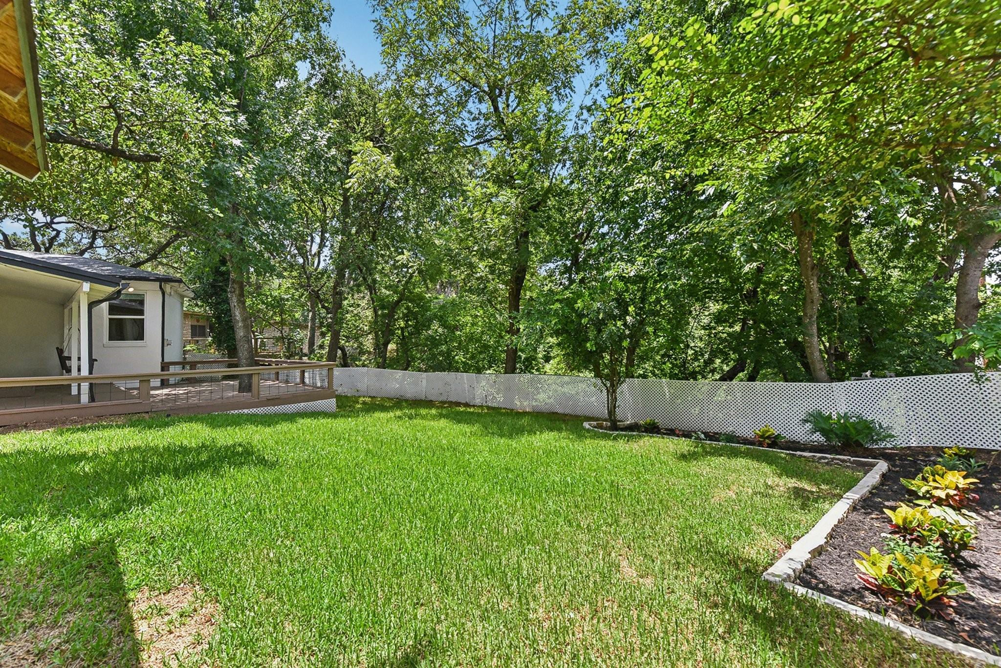 5718 Highland Hills DR