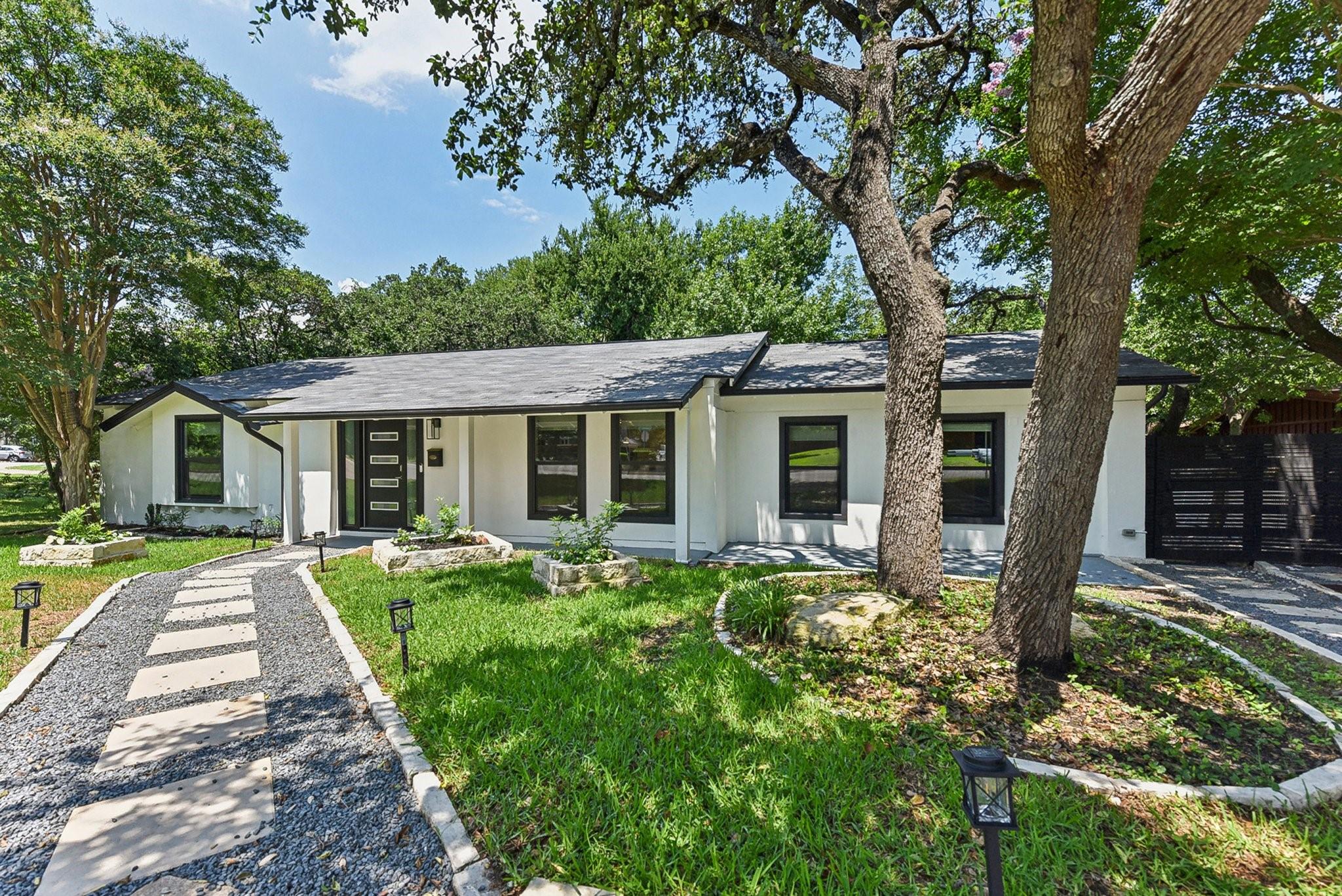 5718 Highland Hills DR
