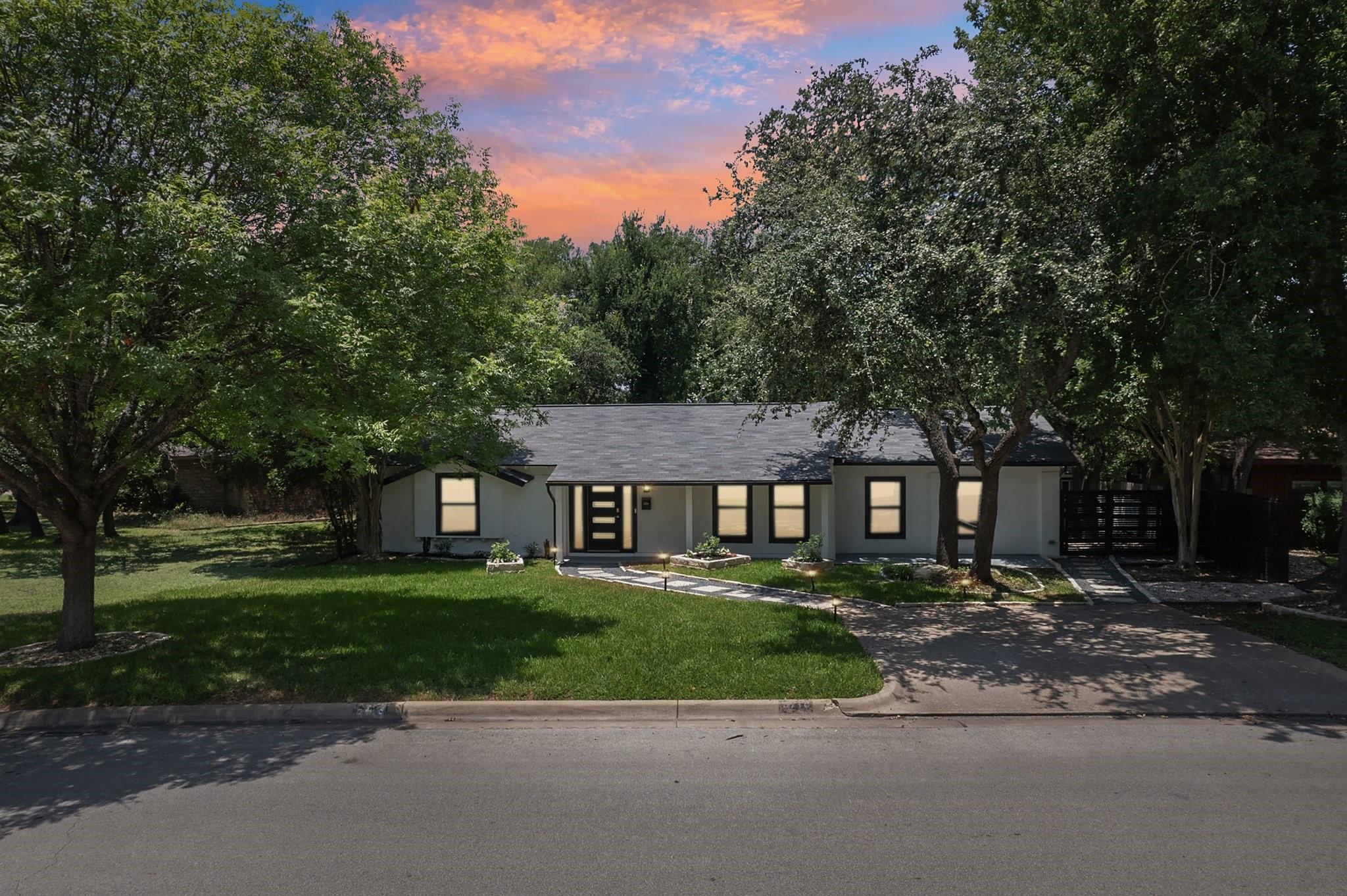 5718 Highland Hills DR