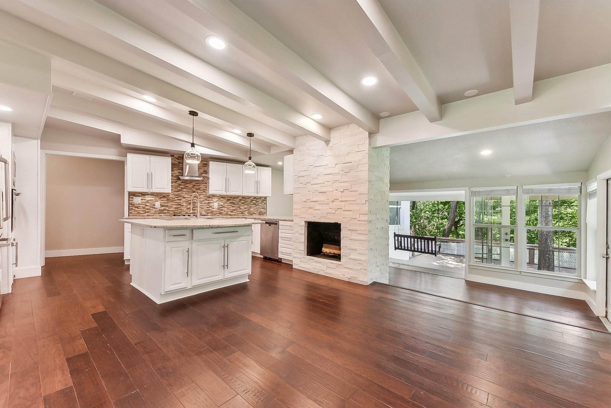 5718 Highland Hills DR