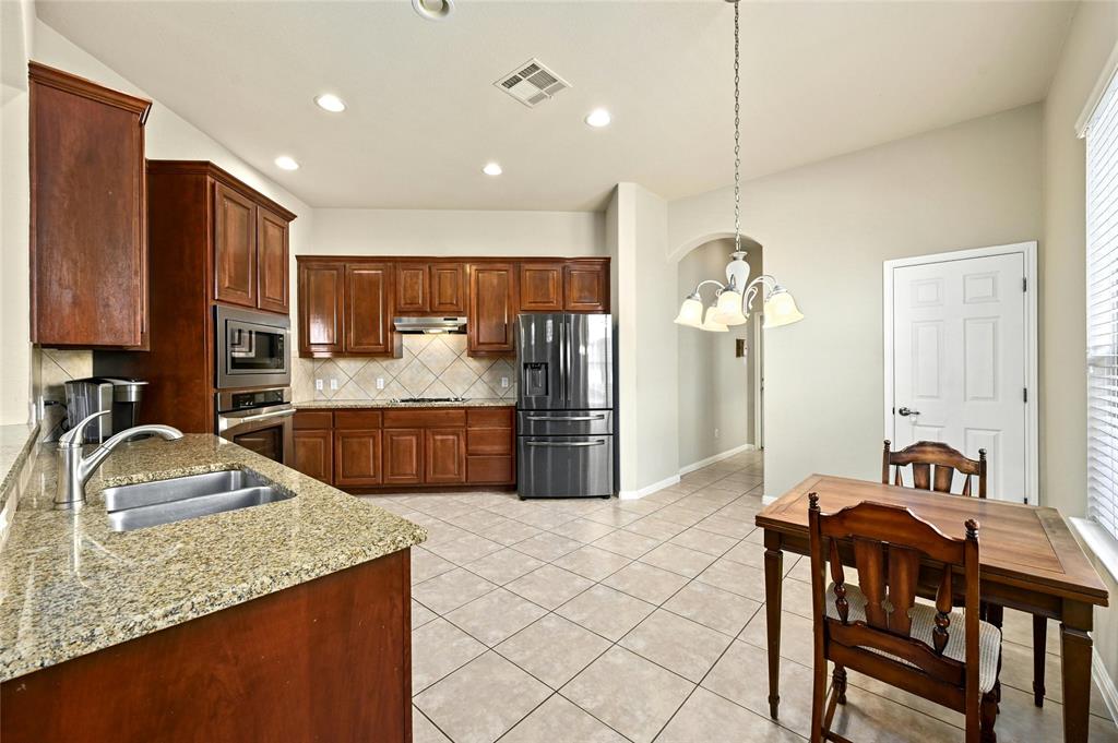 2904 Heathmount DR