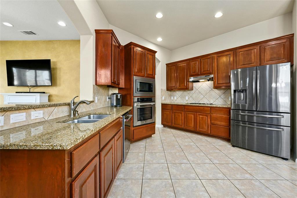 2904 Heathmount DR