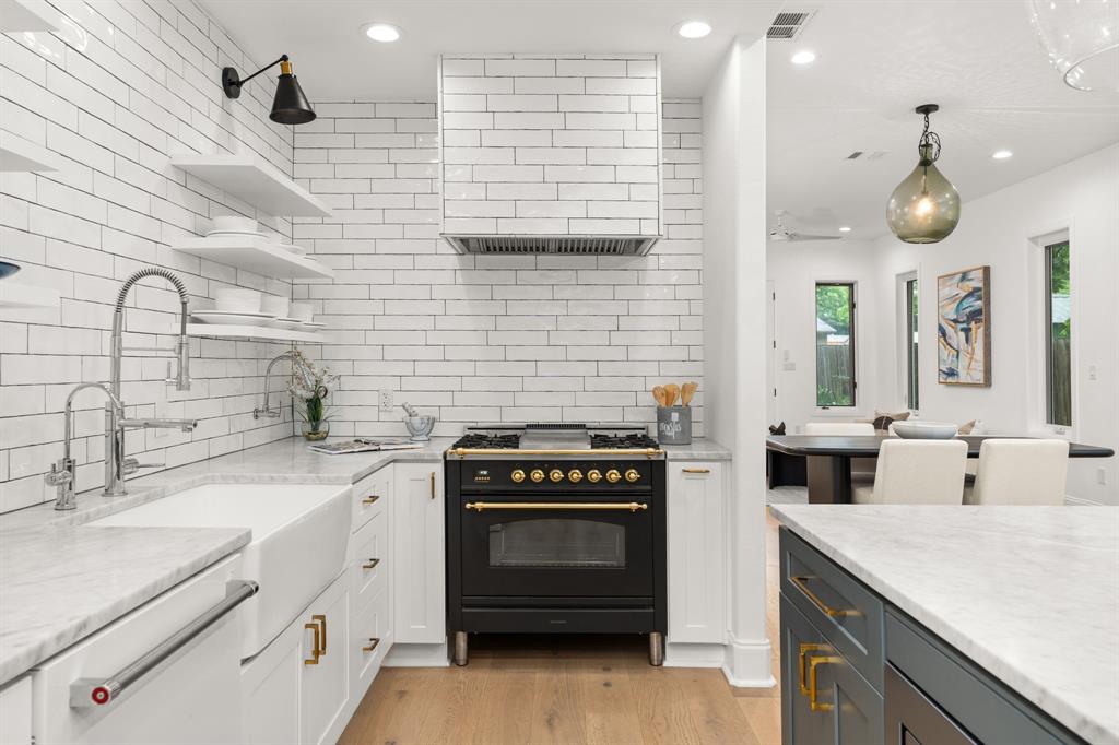 707 W Johanna ST # B