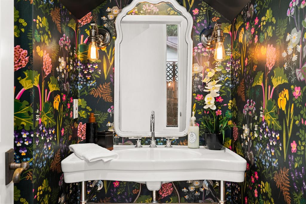 707 W Johanna ST # B