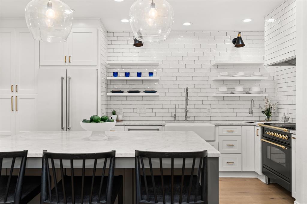 707 W Johanna ST # B