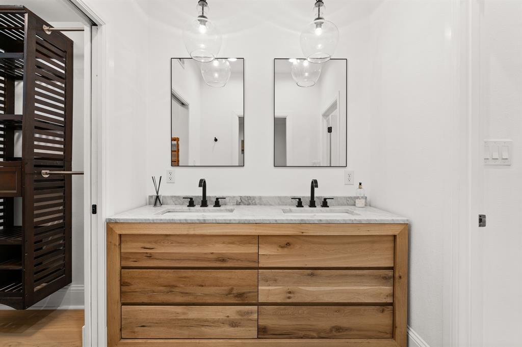 707 W Johanna ST # B