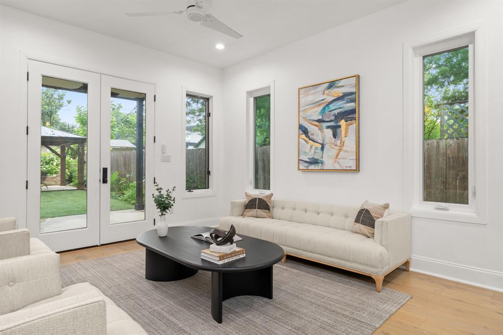 707 W Johanna ST # B