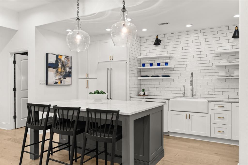 707 W Johanna ST # B