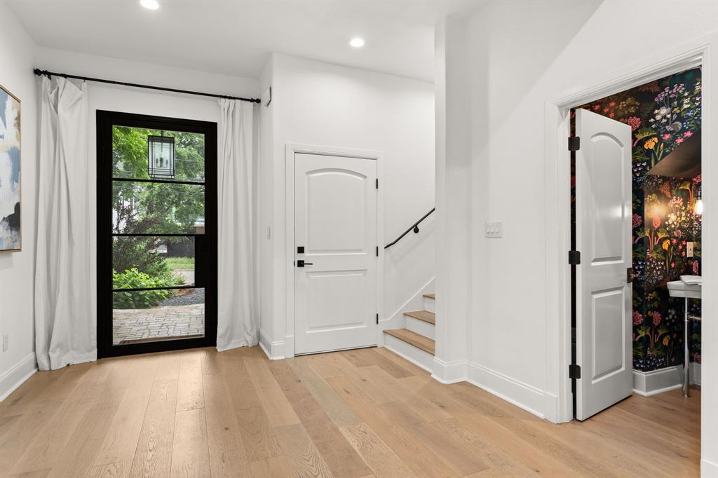 707 W Johanna ST # B