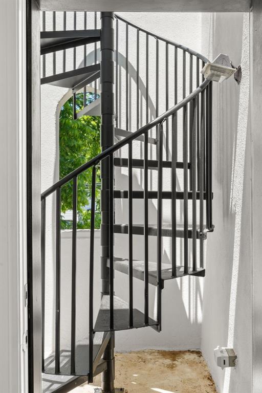 707 W Johanna ST # B