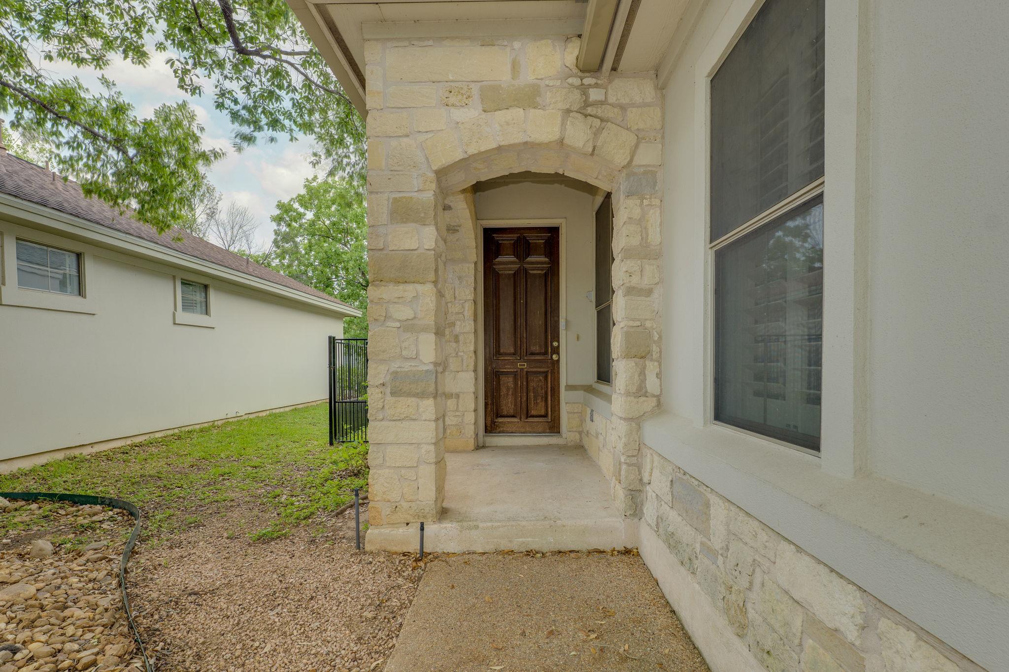 5800 COURTYARD DR # 9