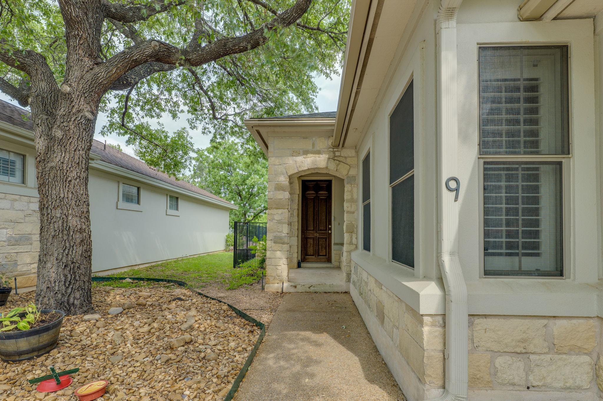5800 COURTYARD DR # 9