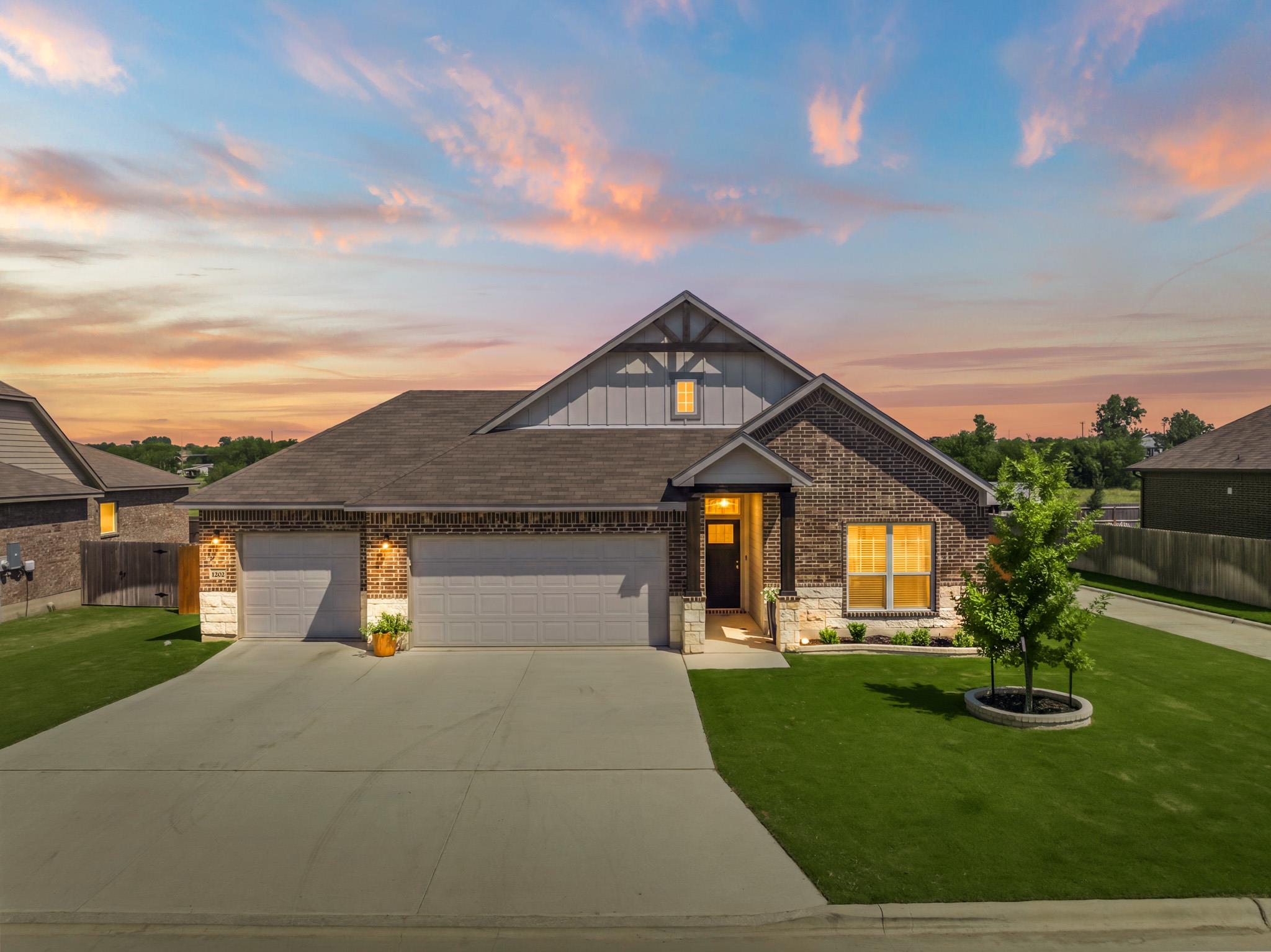 1202 Carnaby DR